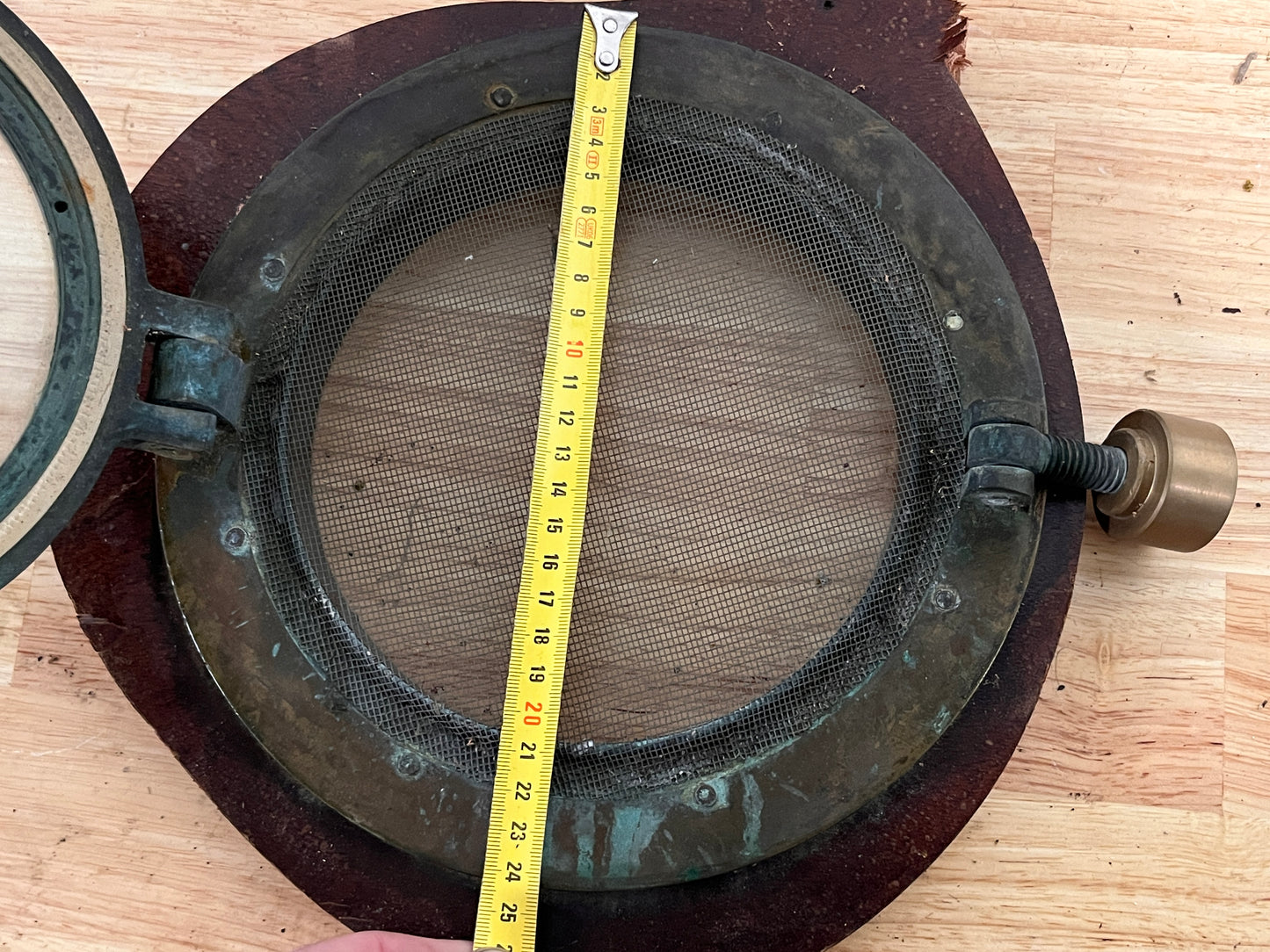 Bronzen patrijspoort 24 cm