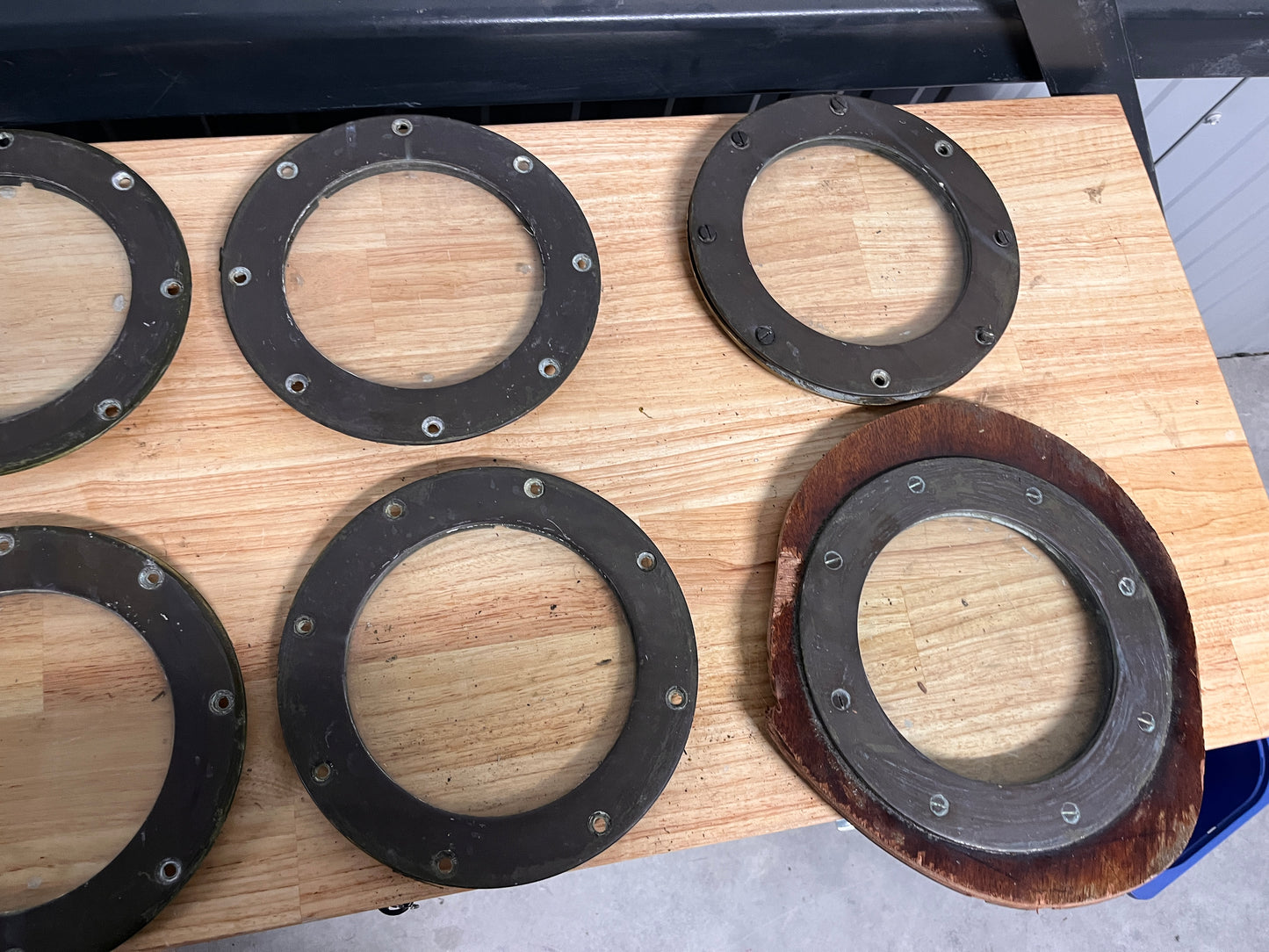 Bronzen patrijspoort / lichtrand met glas 235 mm