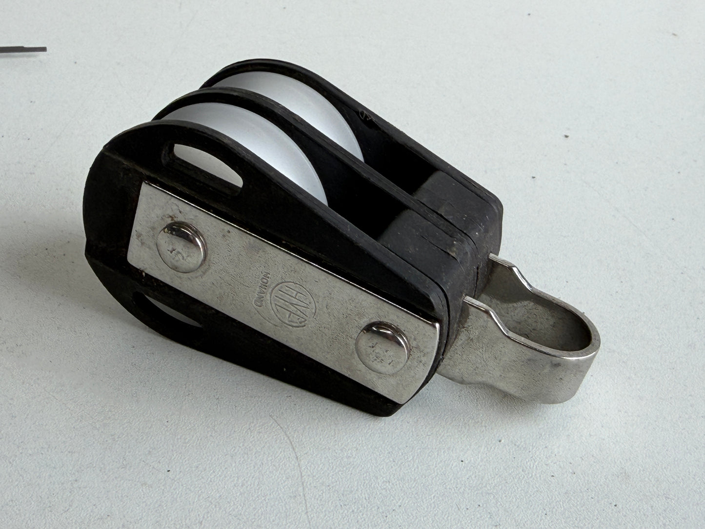 HYE 2 schijfs blok 50 mm tot 14 mm lijn met beugel