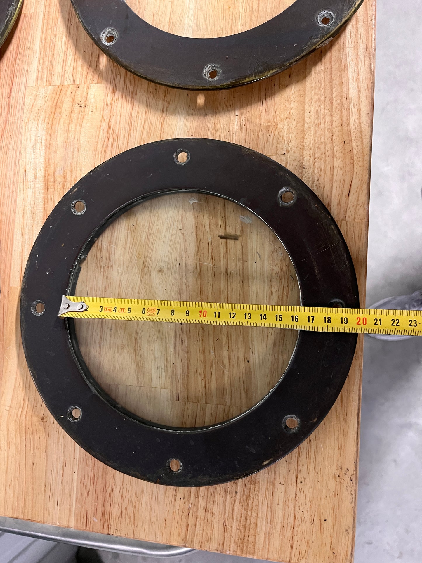 Bronzen patrijspoort / lichtrand met glas 235 mm