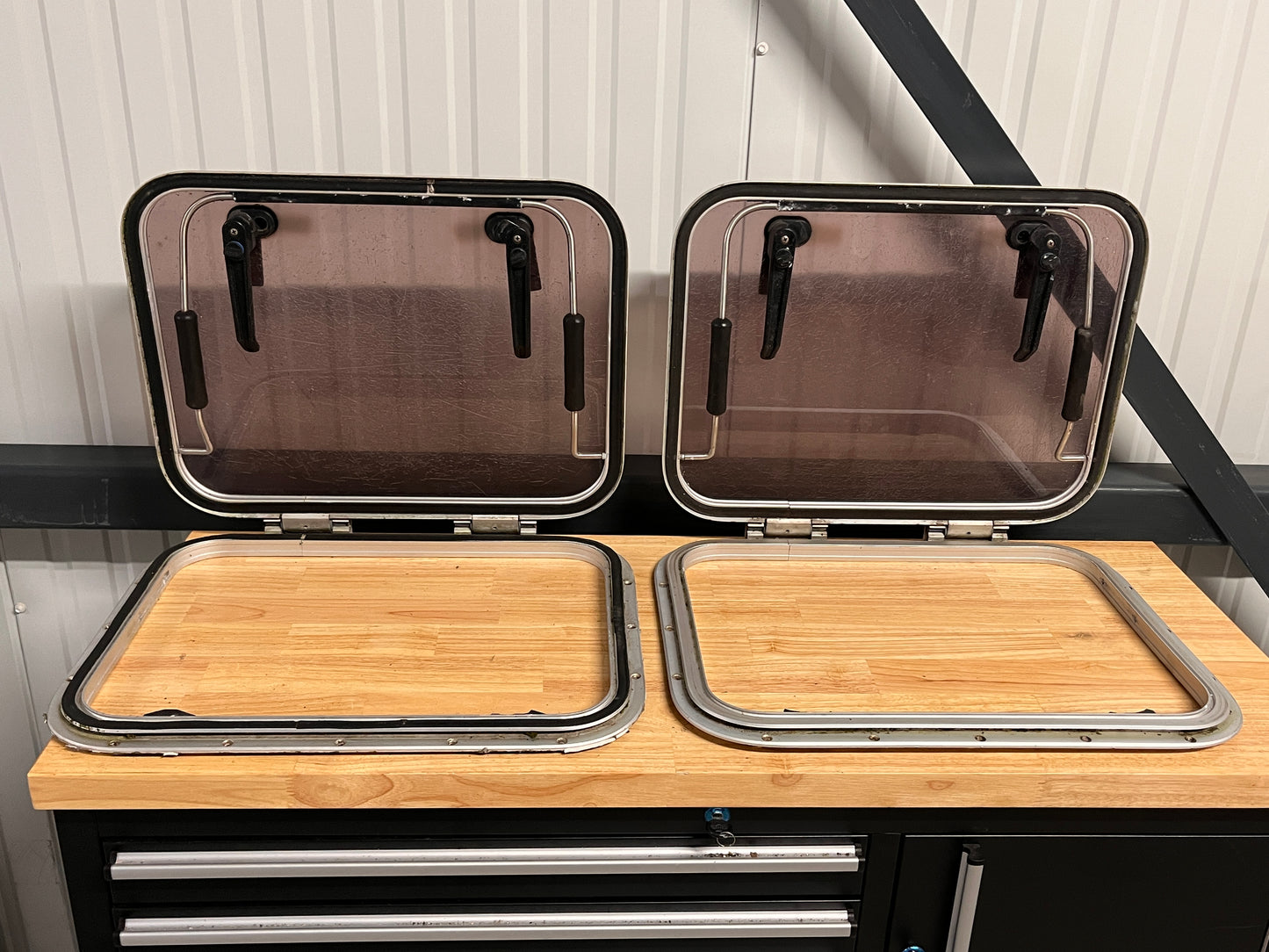 Dekluik / vluchtluik 560 x 435 mm