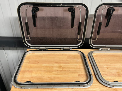 Dekluik / vluchtluik 560 x 435 mm