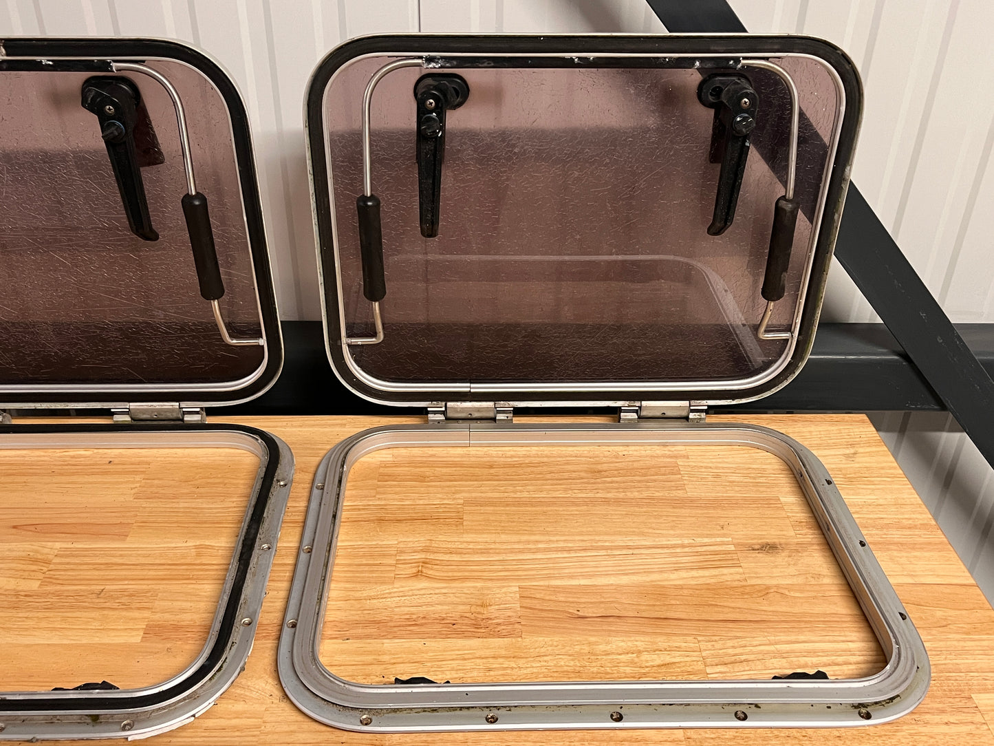 Dekluik / vluchtluik 560 x 435 mm