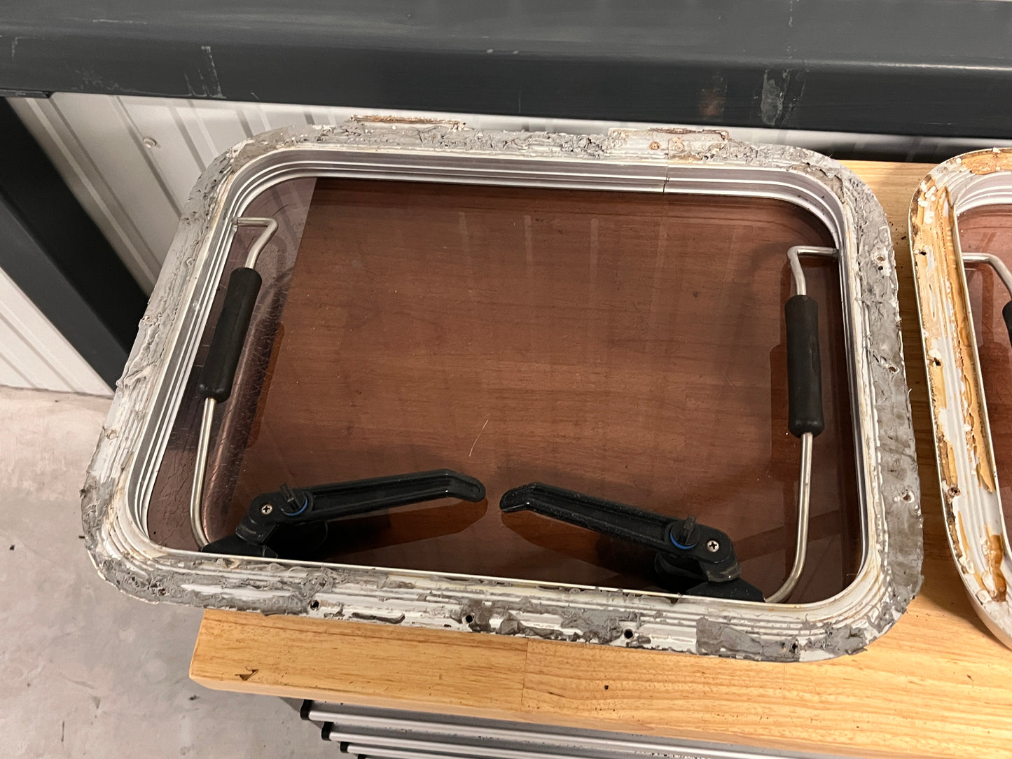 Dekluik / vluchtluik 560 x 435 mm