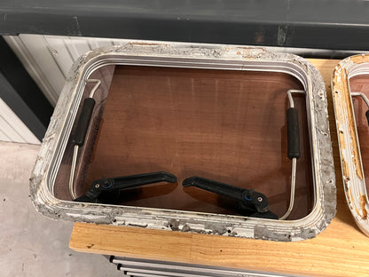 Dekluik / vluchtluik 560 x 435 mm