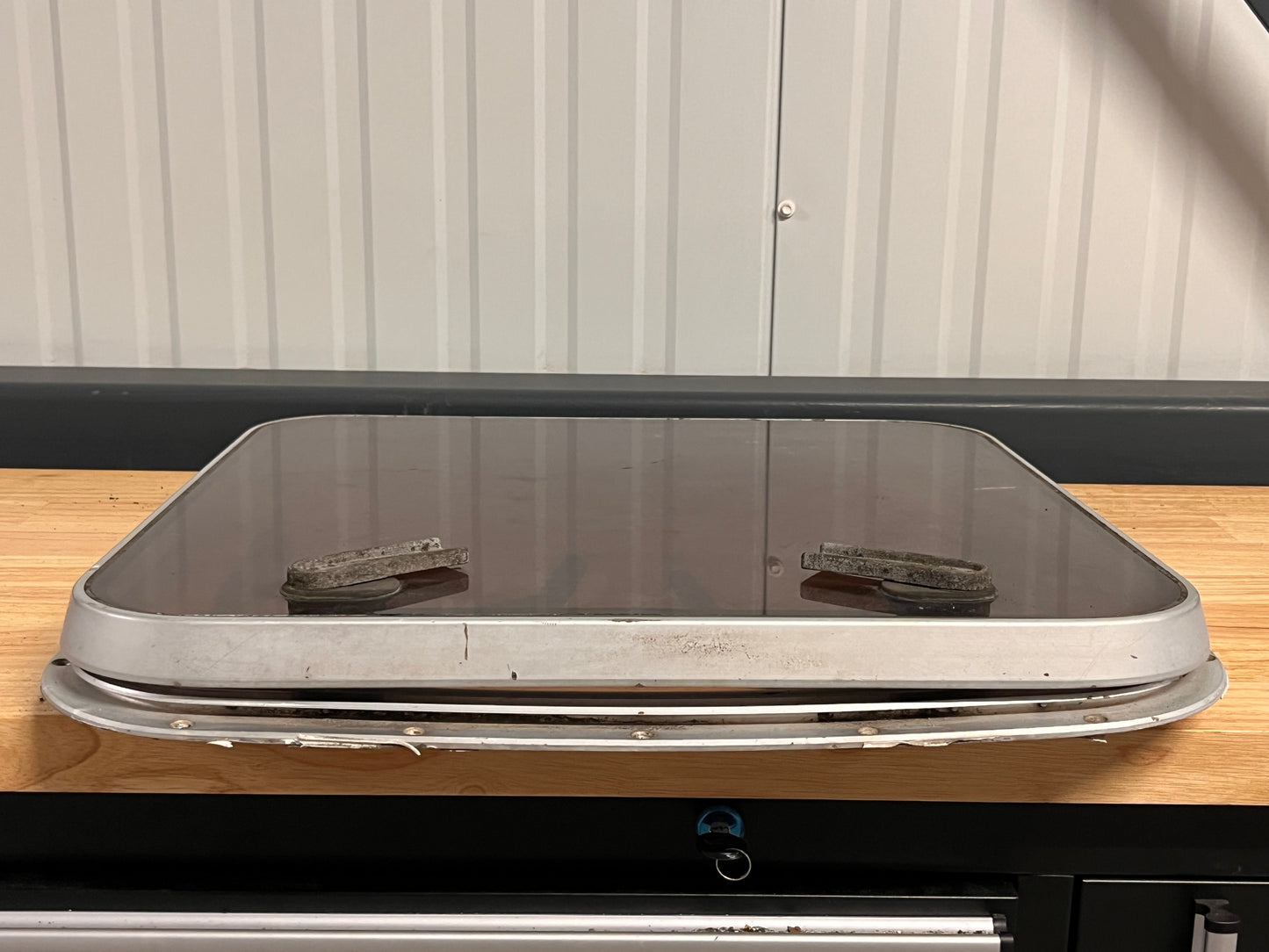 Dekluik / vluchtluik 560 x 550 mm