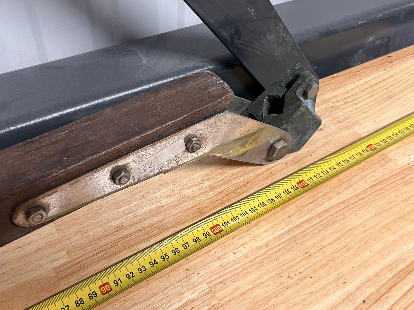 Houten gebogen helmstok 110 cm