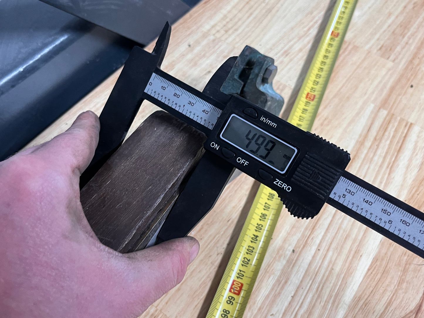 Houten gebogen helmstok 110 cm