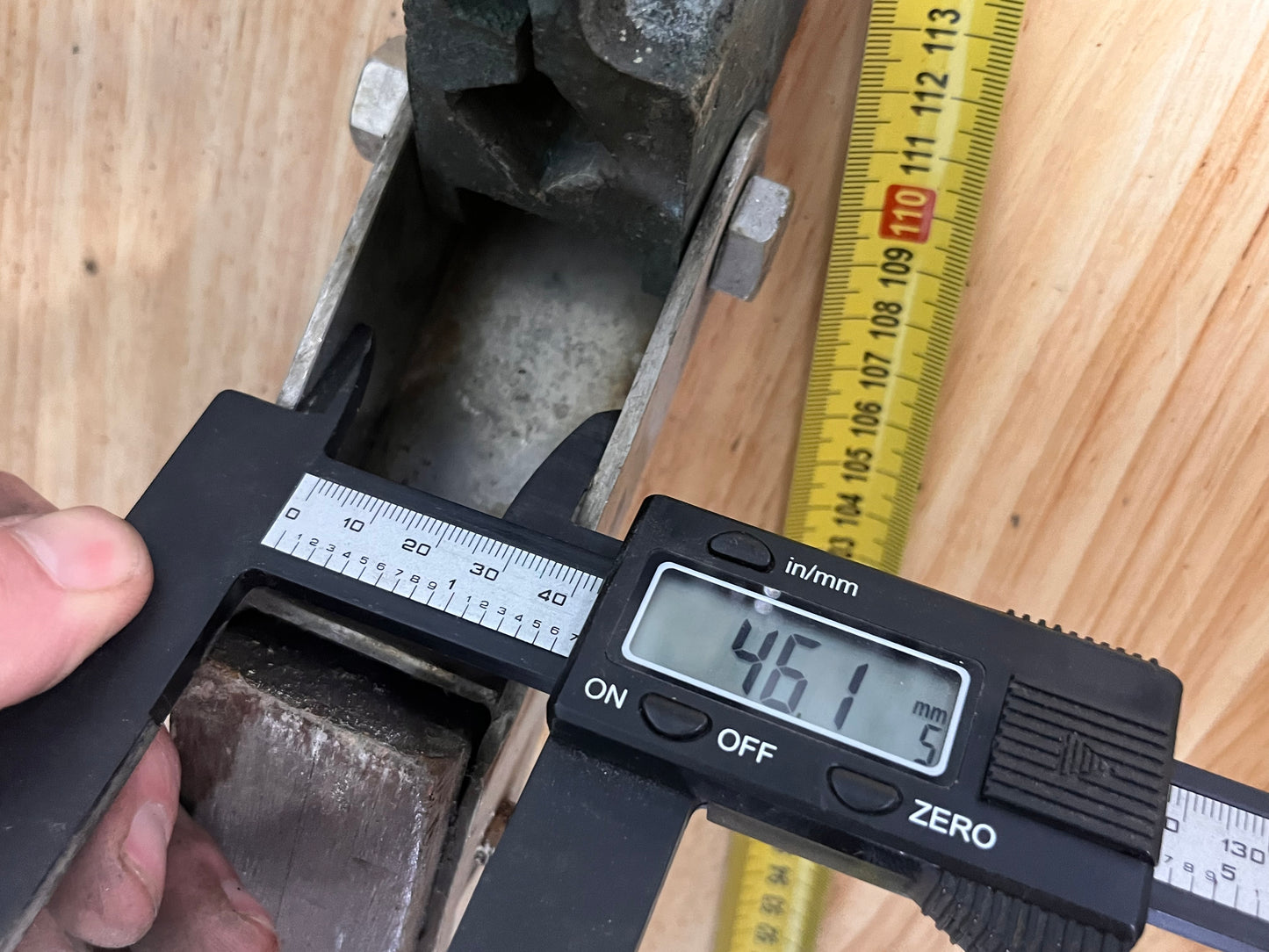 Houten gebogen helmstok 110 cm