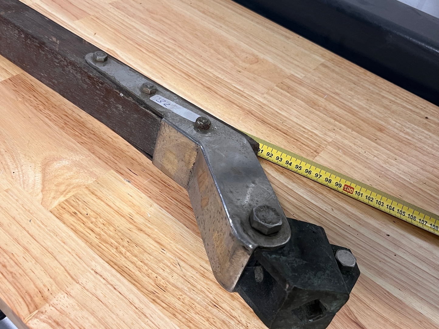 Houten gebogen helmstok 110 cm